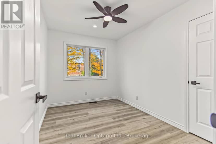 155 Canrobert Street — photo 33 of 40