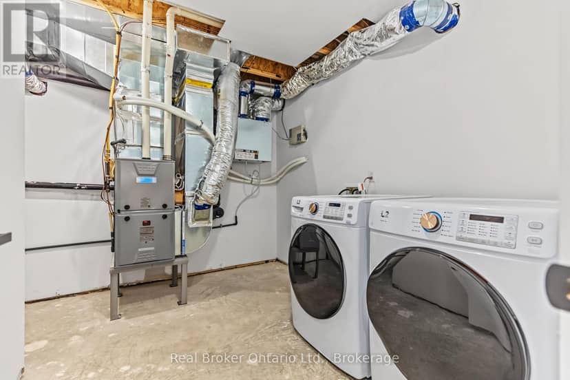 155 Canrobert Street — photo 39 of 40