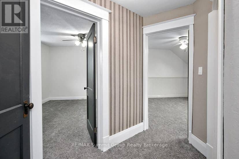 151 Main Street E — photo 14 of 40