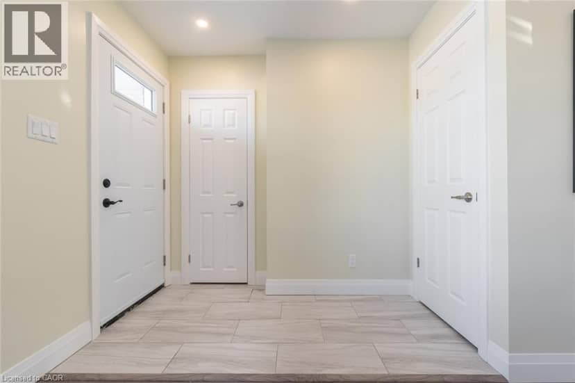 58 SANDALWOOD Avenue — photo 3 of 40