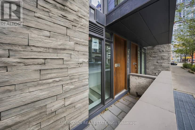 TH27 - 15 Beverley Street, Toronto, photo 3