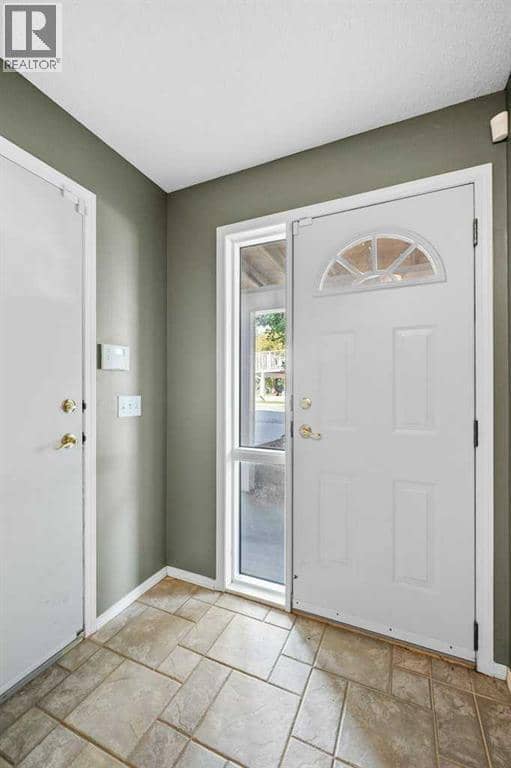 248 Regal Park NE, Calgary, photo 6