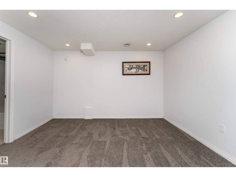 2309 27 AV NW — photo 27 of 36