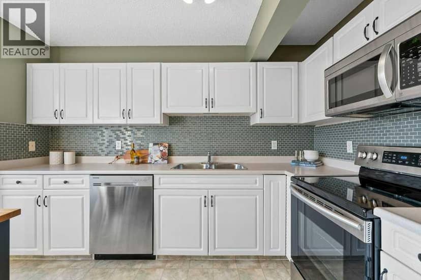 248 Regal Park NE — photo 19 of 40