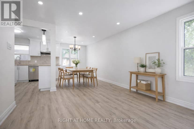 225 Essex Avenue, Richmond Hill, photo 2