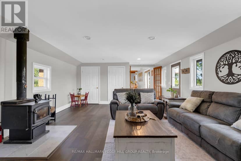 4295 Horseshoe Valley Road W, Springwater, photo 3
