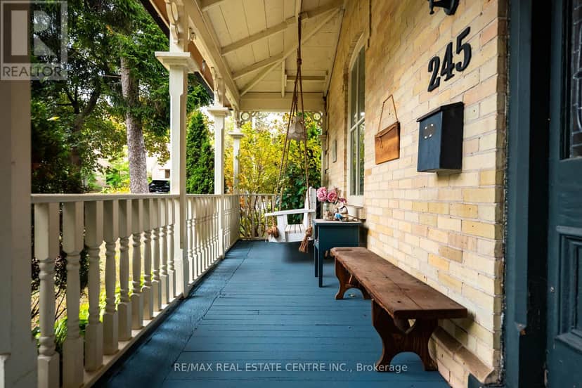 245 Bridge Street, Centre Wellington, photo 3