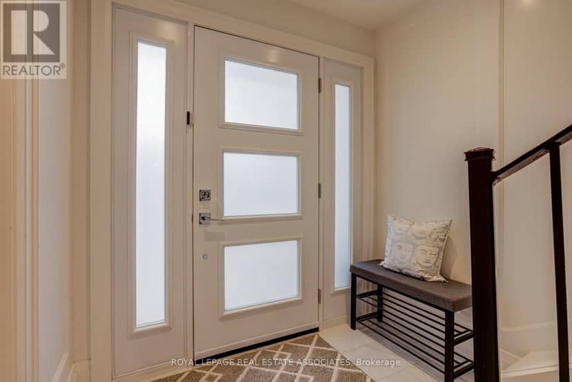 889 Sweetwater Crescent, Mississauga, photo 4