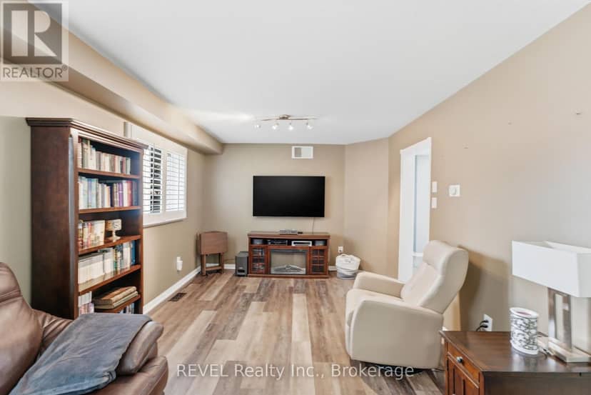 20 Hayloft Court — photo 12 of 40