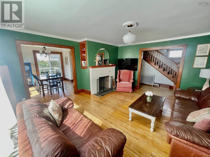 80 Alexandra Street — photo 15 of 25