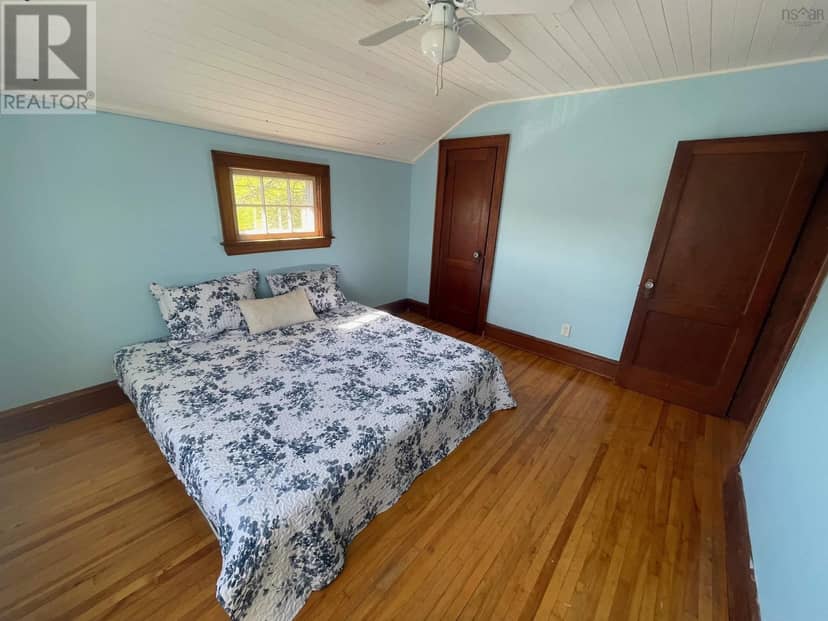 80 Alexandra Street — photo 20 of 25