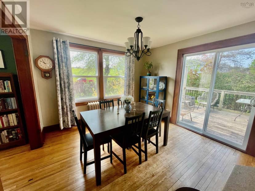 80 Alexandra Street — photo 11 of 25
