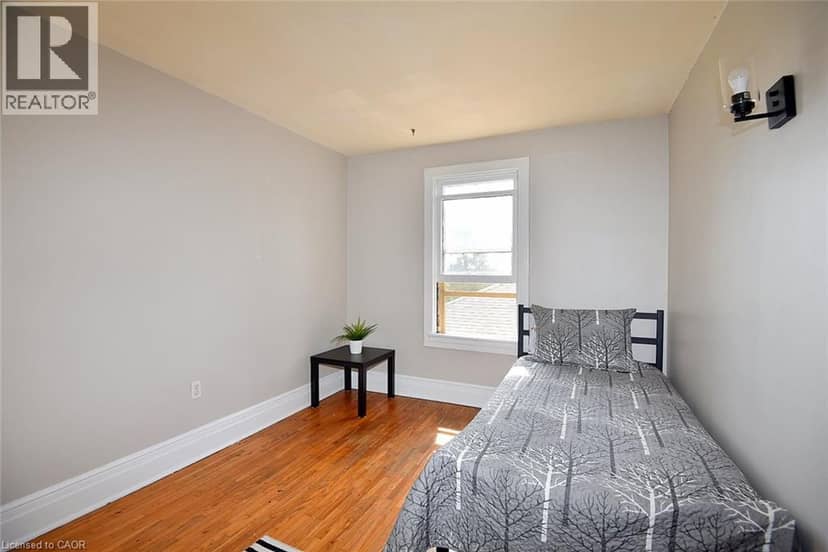 781 OAKDALE Avenue — photo 15 of 23