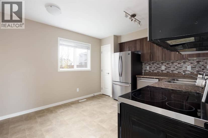 33, 711 Beacon Hill Drive, Fort McMurray, photo 4