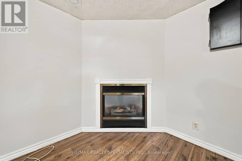 5 Van Alstine Drive — photo 26 of 40