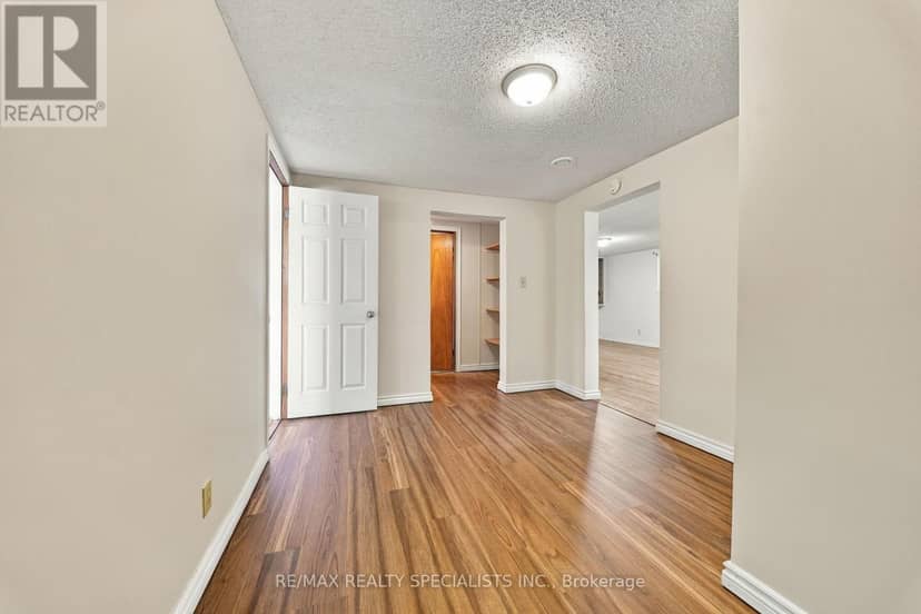 5 Van Alstine Drive — photo 28 of 40