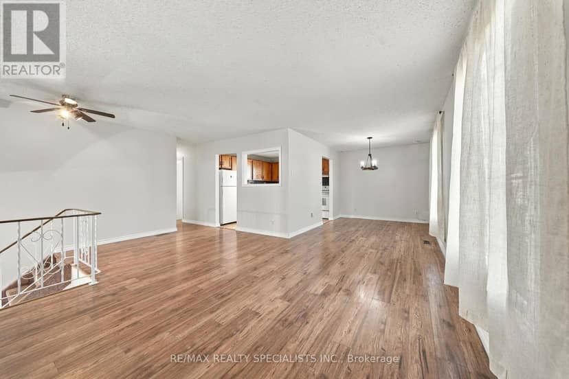 5 Van Alstine Drive — photo 9 of 40