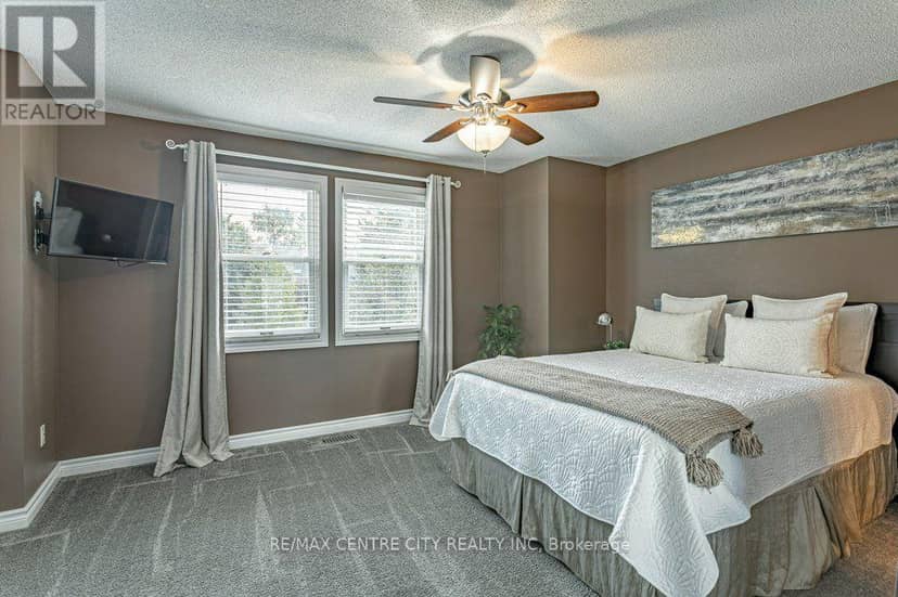 32 - 1415 Commissioners Road W — photo 14 of 35