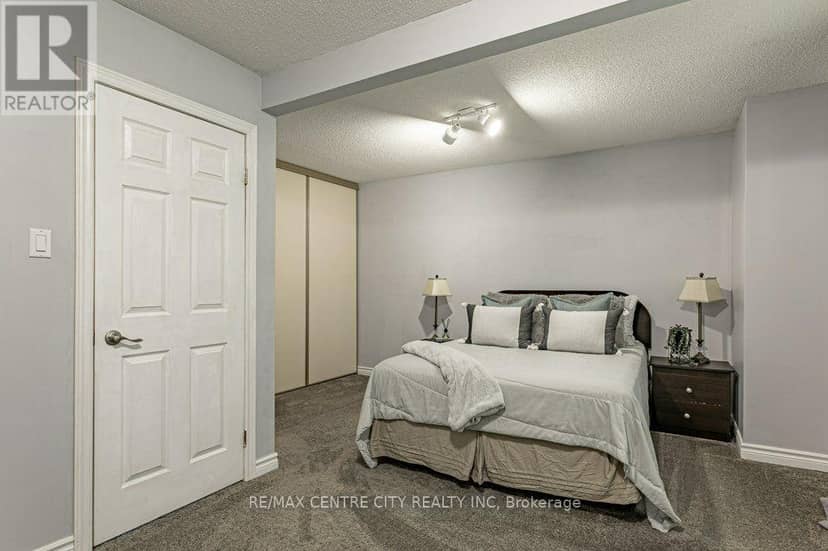 32 - 1415 Commissioners Road W — photo 18 of 35
