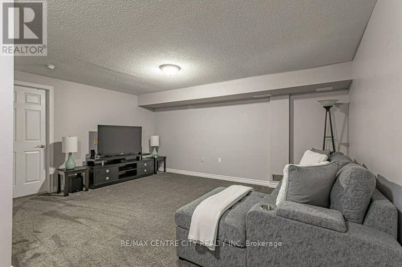 32 - 1415 Commissioners Road W — photo 19 of 35