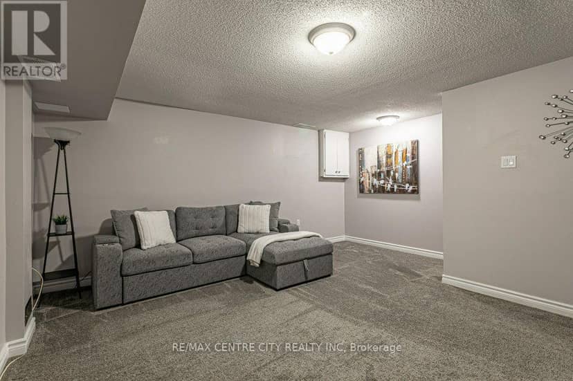 32 - 1415 Commissioners Road W — photo 20 of 35