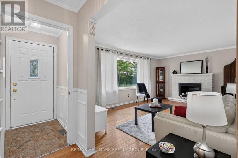 157 Lacroix Avenue, Ottawa, photo 3
