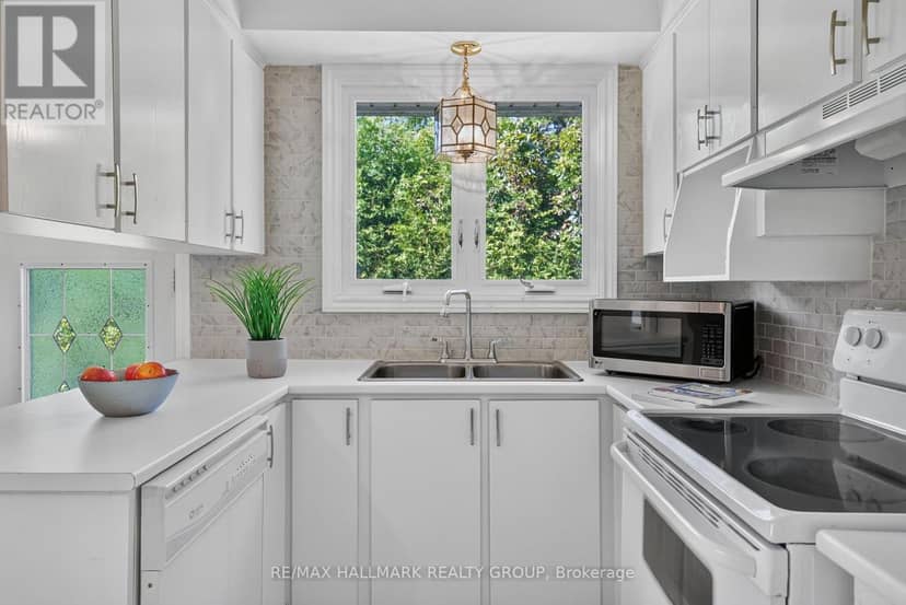 157 Lacroix Avenue — photo 9 of 38