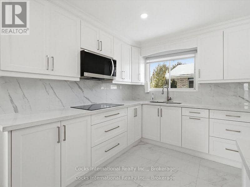 36 Susan Street W, Huntsville, photo 7