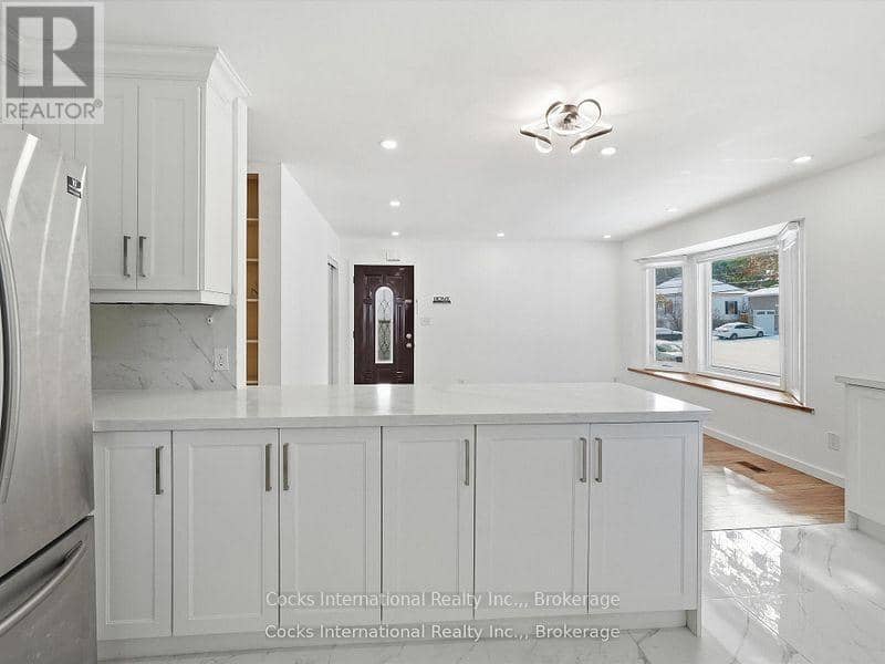 36 Susan Street W, Huntsville, photo 8
