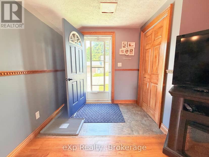 503 Yonge Street S, Brockton, photo 4