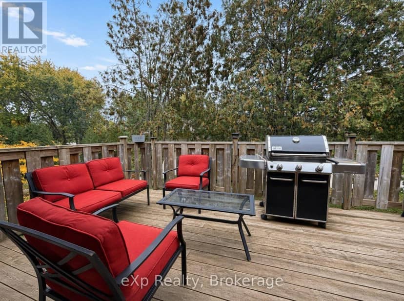 271 Thomas Street — photo 14 of 25