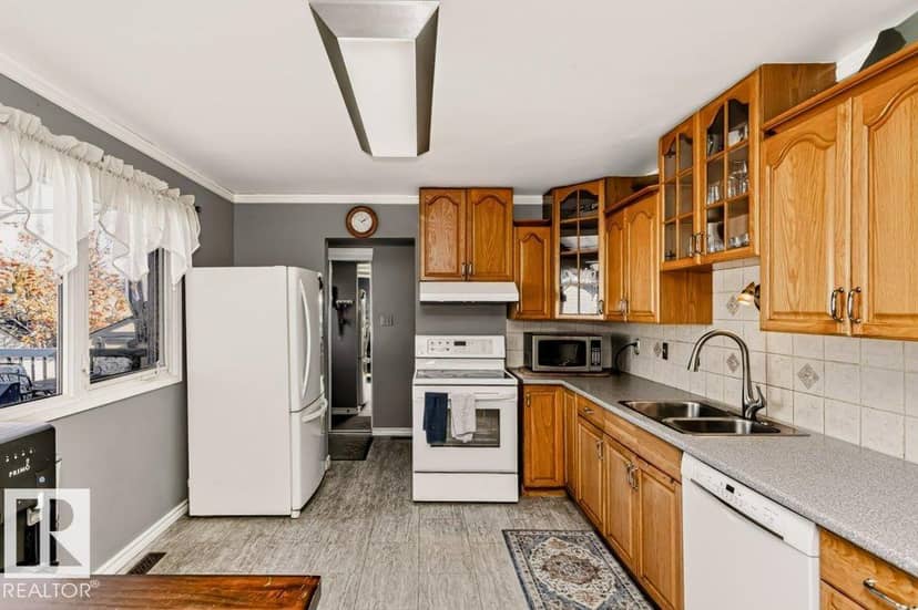 9610 93 AV — photo 21 of 40