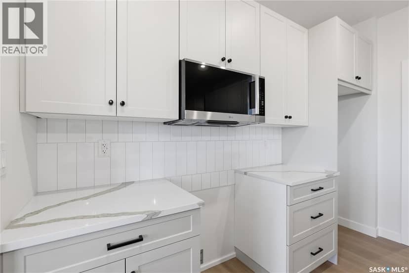 141 Emma CRESCENT — photo 9 of 32