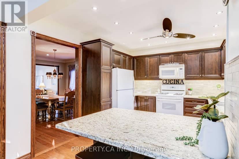 411 Freeman Crescent — photo 12 of 40
