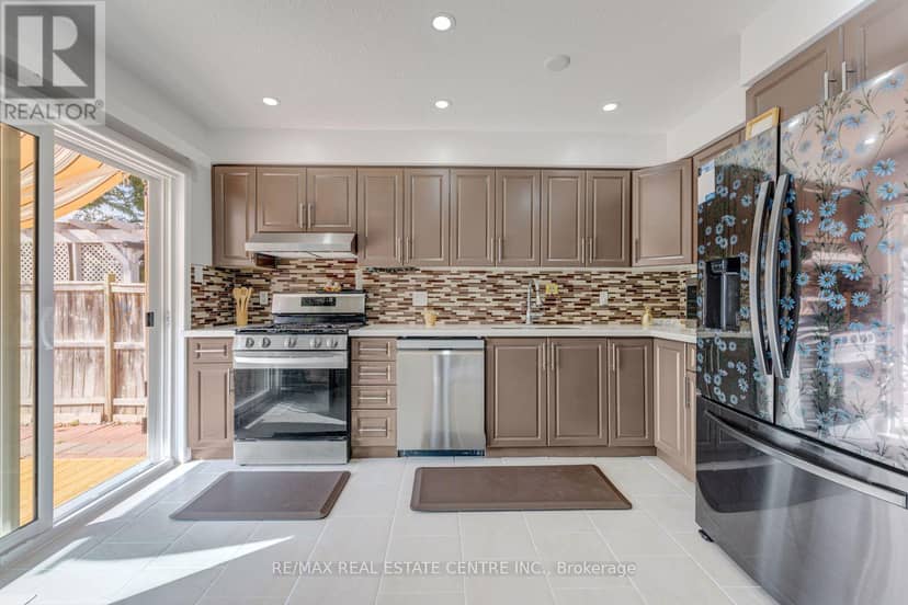 52 Crawford Crescent — photo 17 of 40
