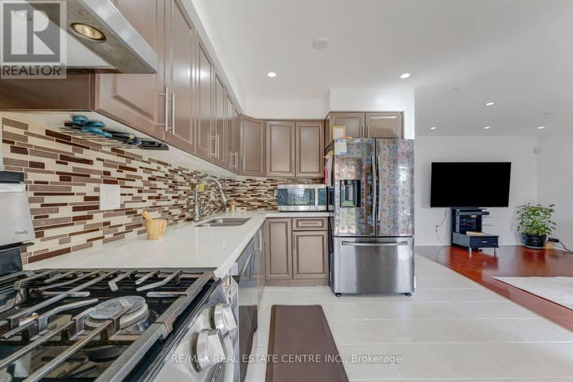 52 Crawford Crescent — photo 20 of 40