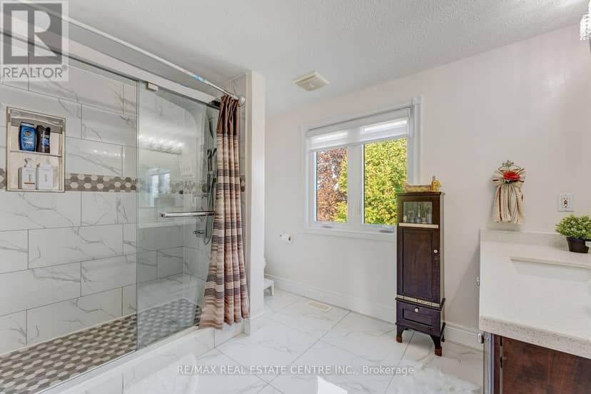 52 Crawford Crescent — photo 30 of 40
