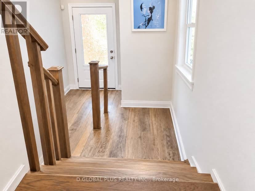 30 Mockingbird Lane W, Hamilton, photo 8