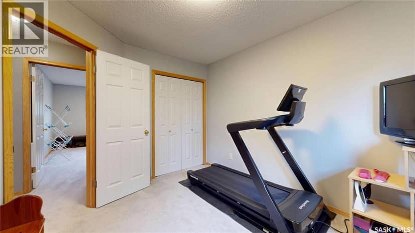1253 Degelman DRIVE — photo 33 of 40