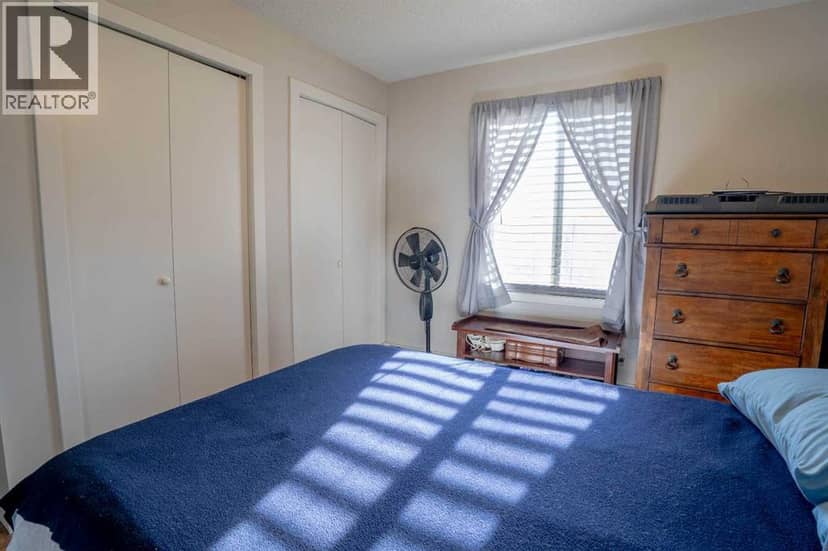8412, 304 Mackenzie Way SW — photo 23 of 37
