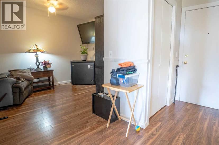 8412, 304 Mackenzie Way SW — photo 28 of 37
