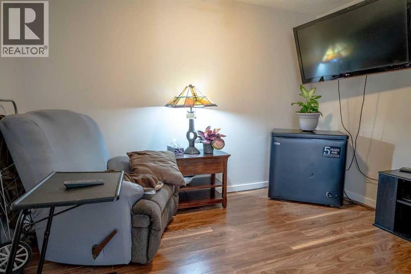 8412, 304 Mackenzie Way SW — photo 25 of 37