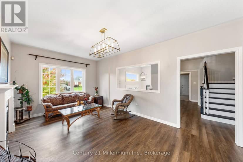 23 Butternut Crescent — photo 12 of 40