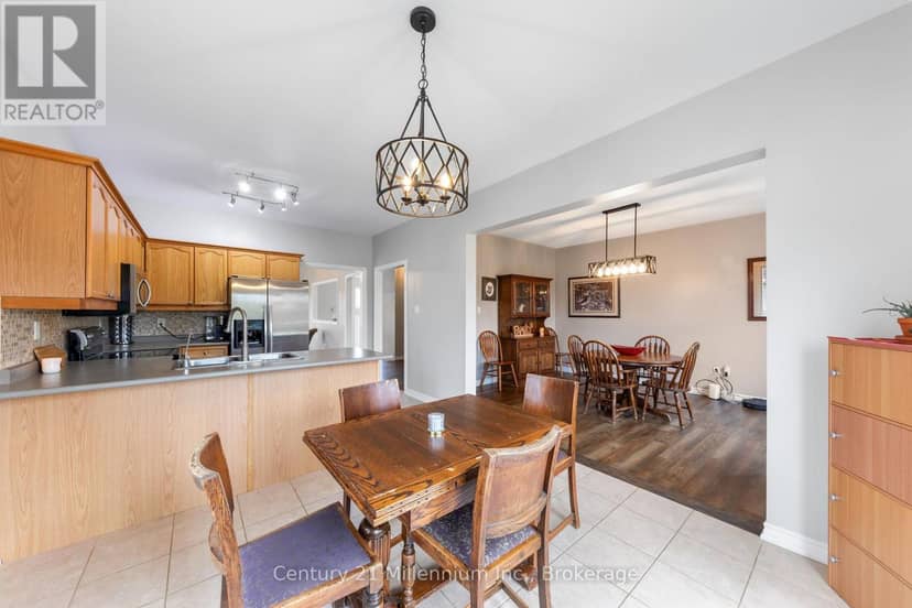 23 Butternut Crescent — photo 16 of 40