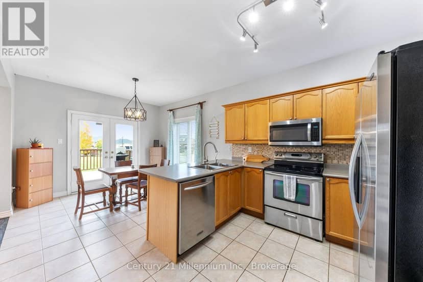 23 Butternut Crescent — photo 14 of 40