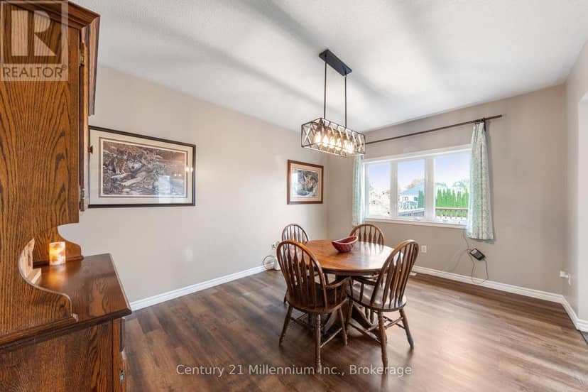 23 Butternut Crescent — photo 21 of 40