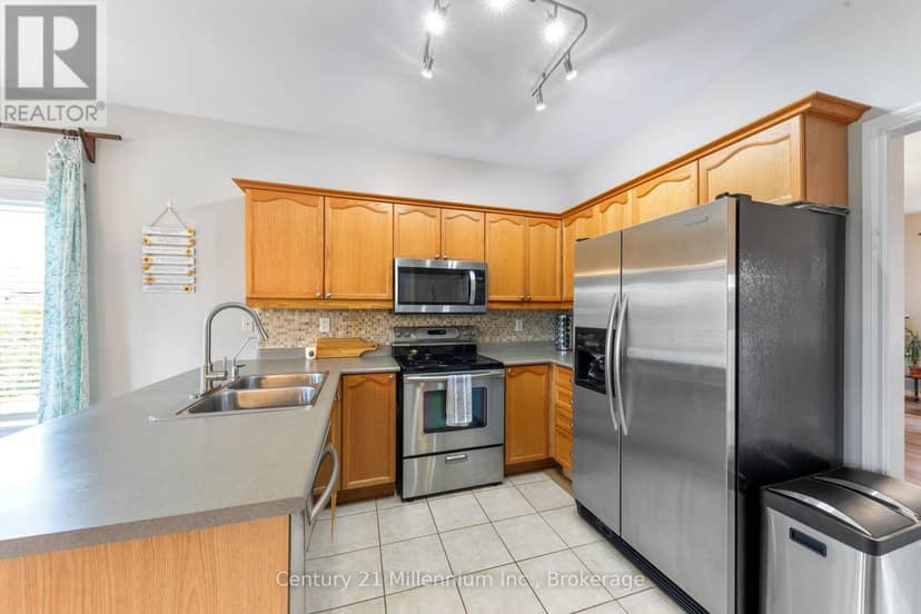 23 Butternut Crescent — photo 15 of 40