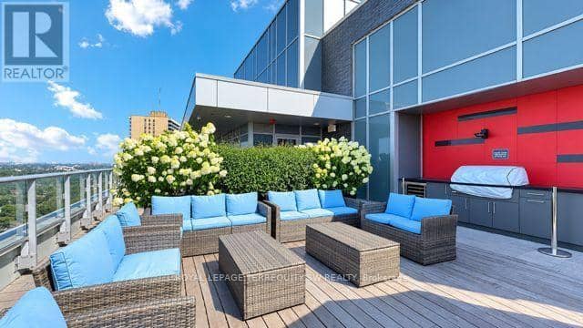 902 - 58 Orchard View Boulevard — photo 29 of 30
