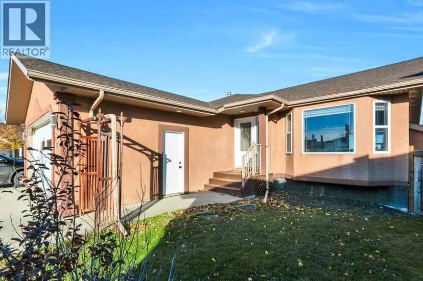 105 Pondside Crescent, Blackfalds, photo 2