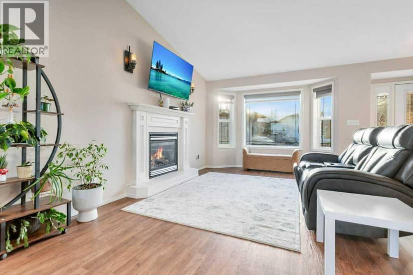 105 Pondside Crescent, Blackfalds, photo 4